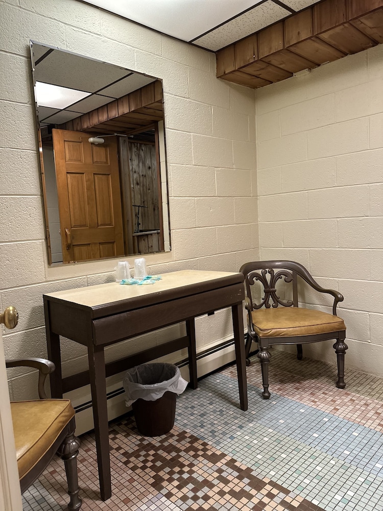 Pine View Inn
