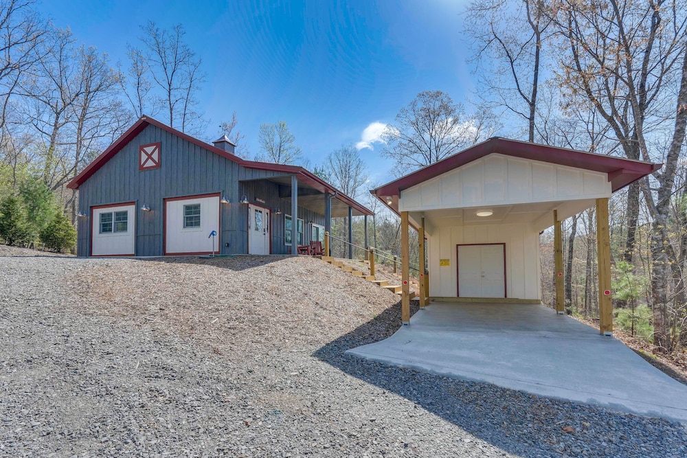 Mineral Bluff Cabin Rental w/ Private Hot Tub!