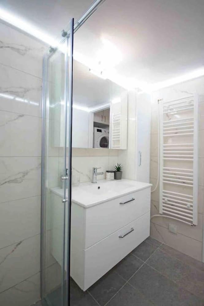 Alkuoni lux Flat at P Faliro