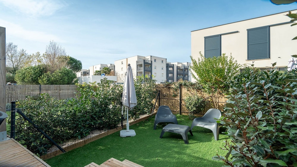 Villa in France Near Beach & Heated Pool