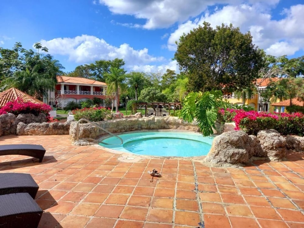 Las Brisas, Juan Dolio, 3br, 2 Pools, Jacuzzi, Beach, Golf, 7 Sleeps
