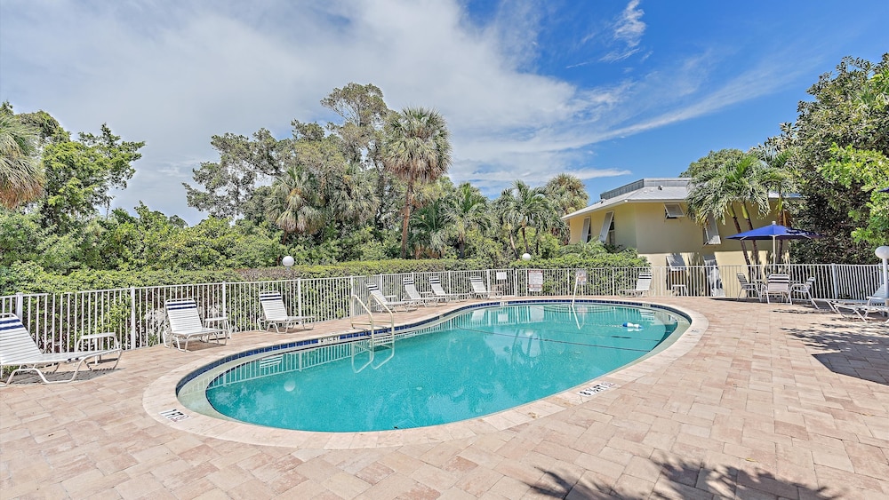 Beach Haven 2 Bedroom Condo