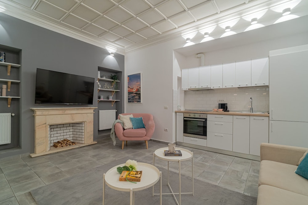 4BR Sanctuary - Near Cismigiu Park Universitatii
