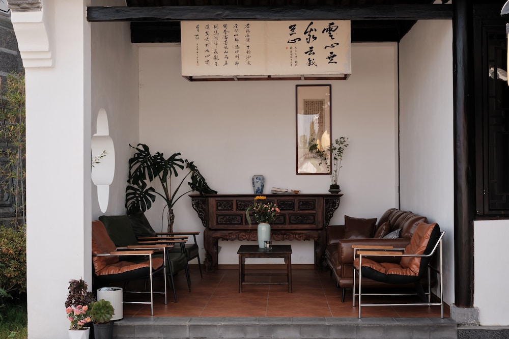 Shaxi Ancient Town Chang Le Li Chinese Courtyard Hotel
