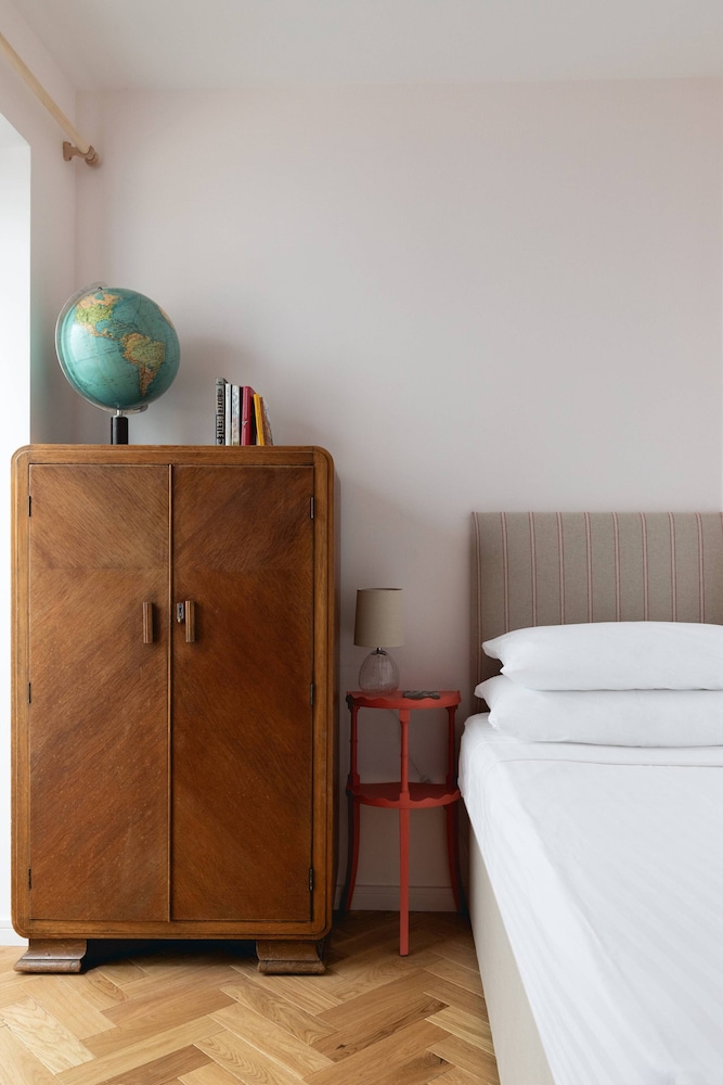 Colville Terrace IV by Onefinestay