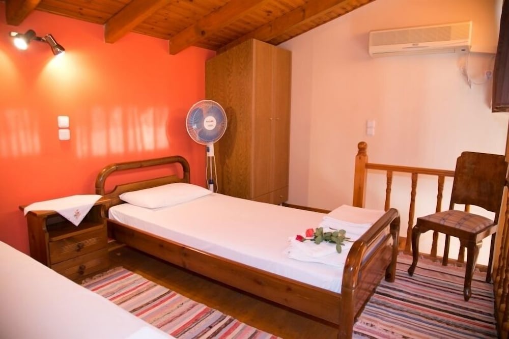 Almyros Studios & Apartments