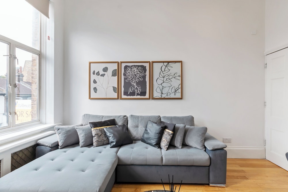 City Apartment - Sleeps 4 & Free Parking