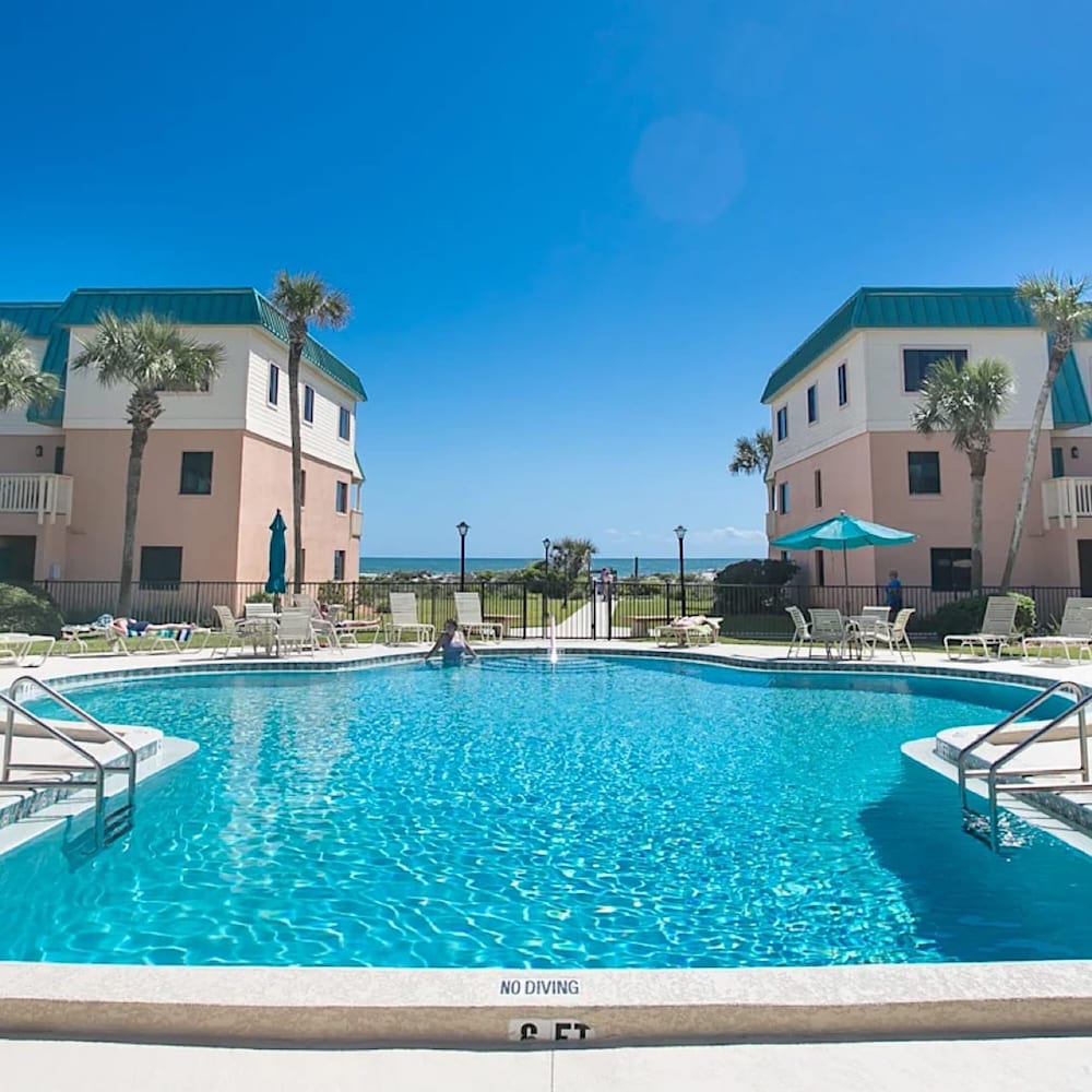 Sea Haven 221 Oceanfront Pool Comfort view 5