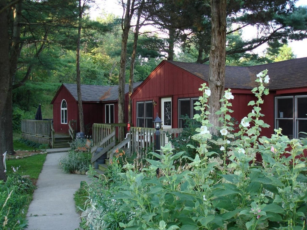 Hotel Silver Spruce Resort - Image 1