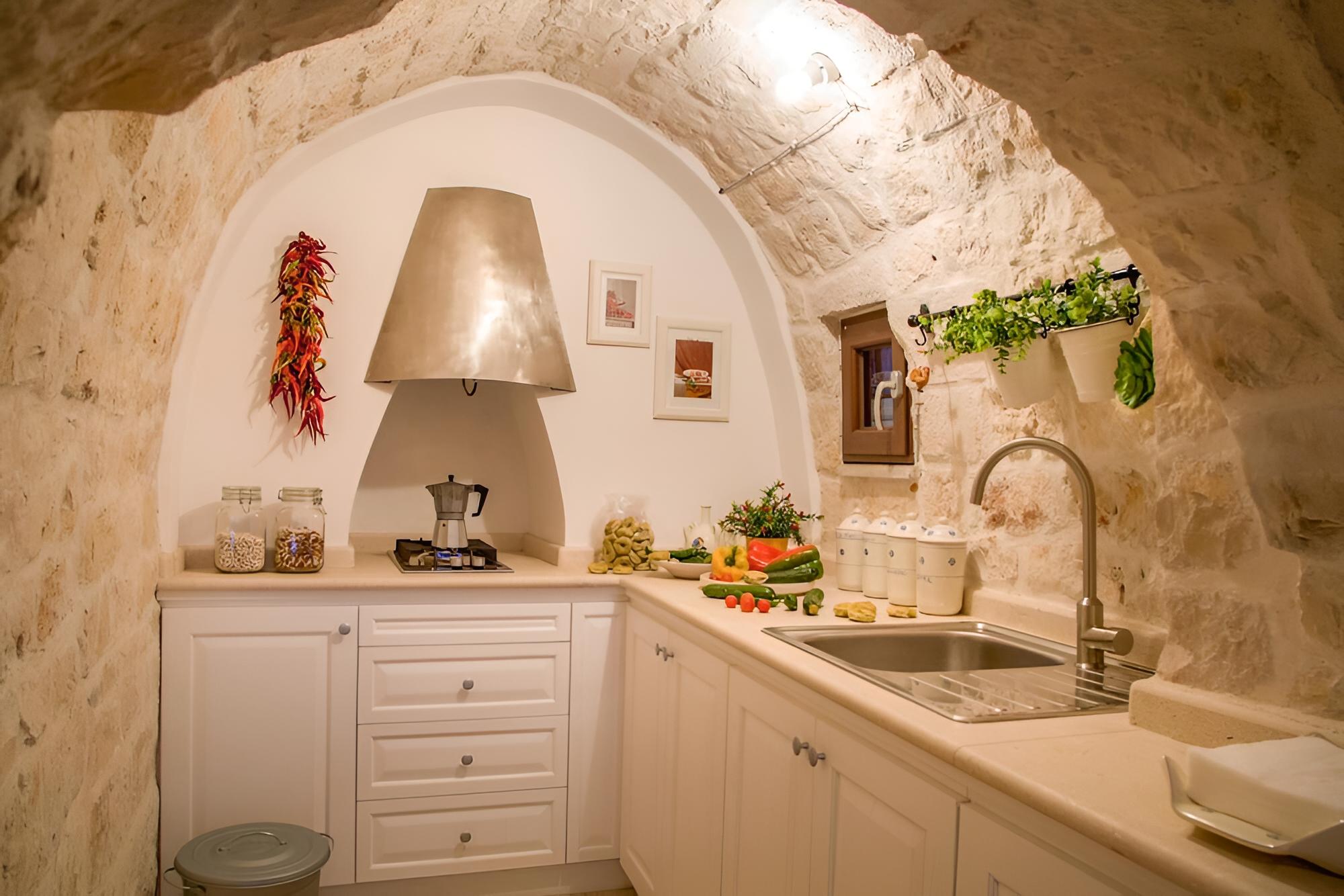 Ba-c134-scvi4at - Trulli Ottomano view 5