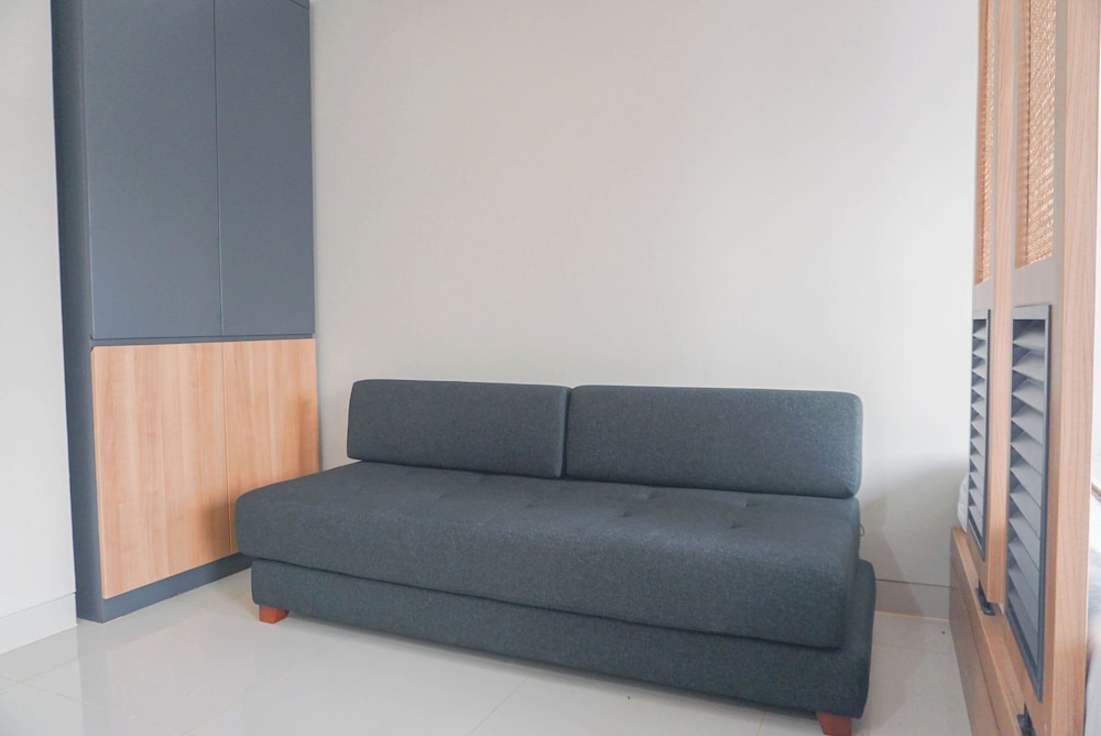Comfortable Studio Room at LRT City Jatibening
