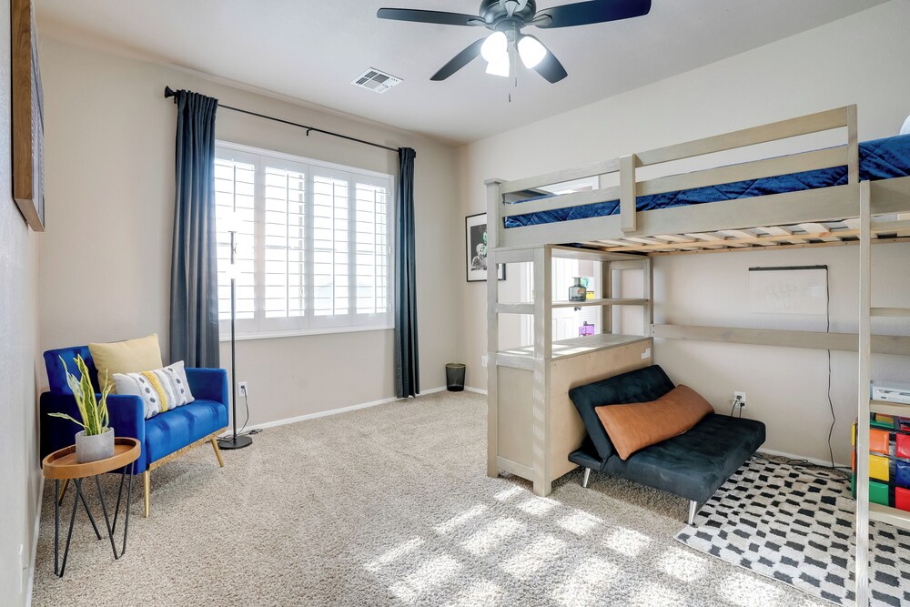 Family-friendly Retreat w/ Pool - Near Westgate!