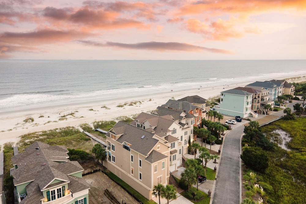 Lido by Avantstay Oceanfront Home w Pool Hot Tub Game Room Gorgeous Views