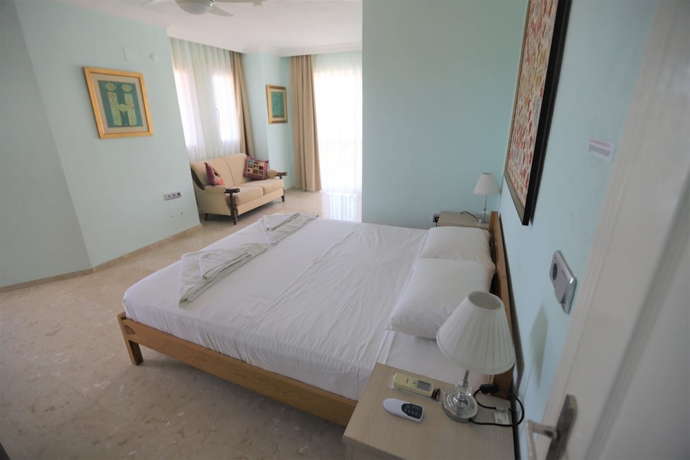 Villa Ruya,with Swimming Pool & Stunning sea Views view 5