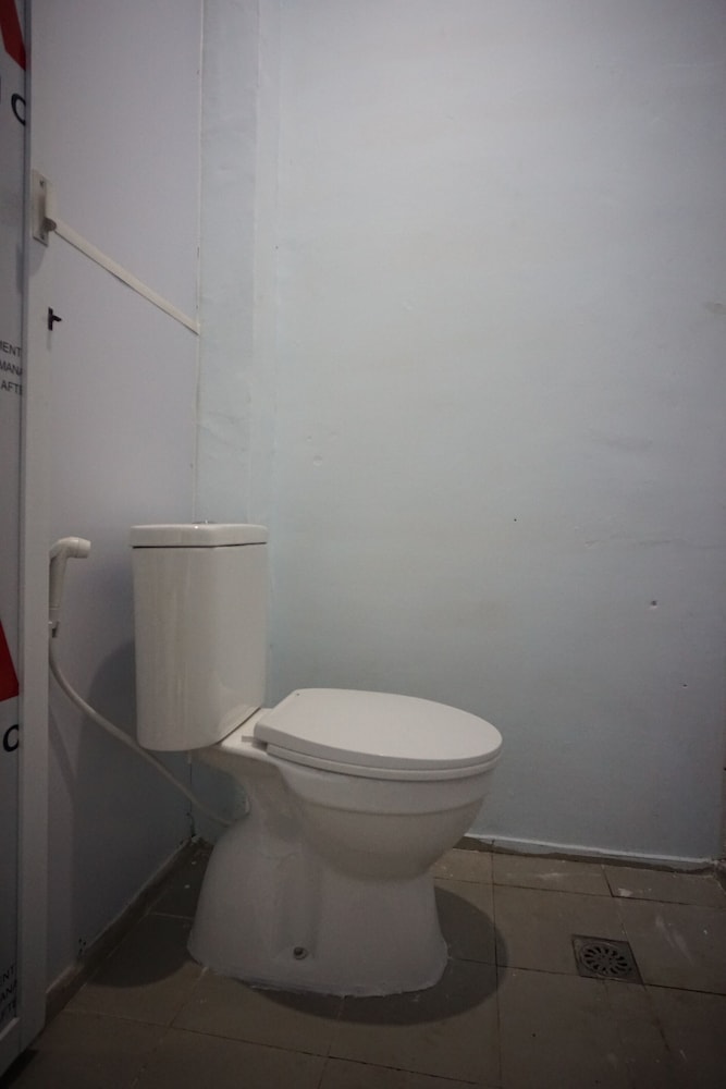 OYO 94903 Akasia Guesthouse