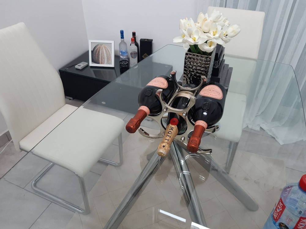 Serene Oasis in East Legon Hills - Chic 2 Bedroom Retreat