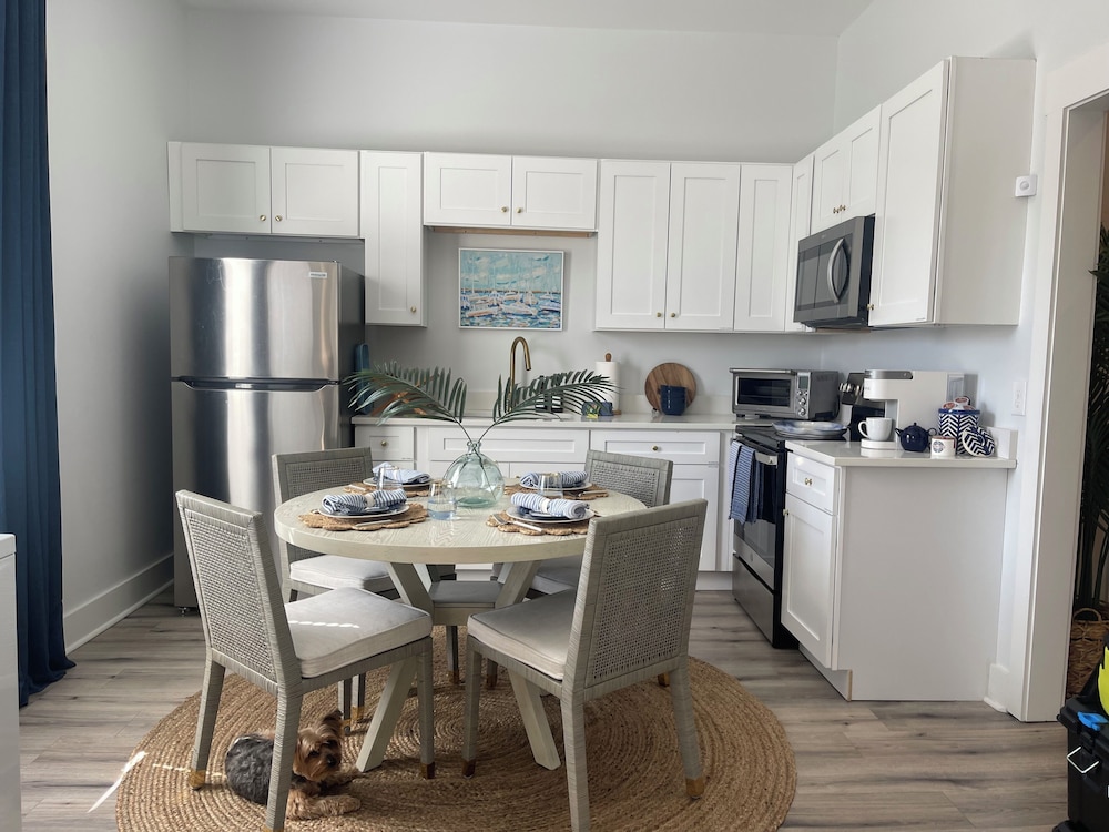 Stylish 1900s Renovated Apartments