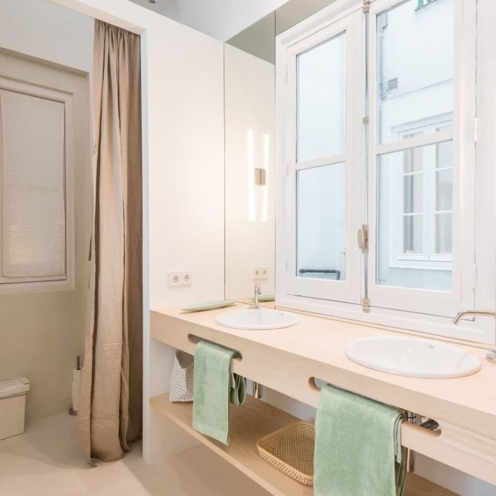 Delicias Designer 2 Bedroom Apartment in Atocha
