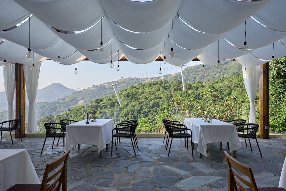 Miyue Shenzhen Tianlu Secret Wild Wizard Holiday Hotel