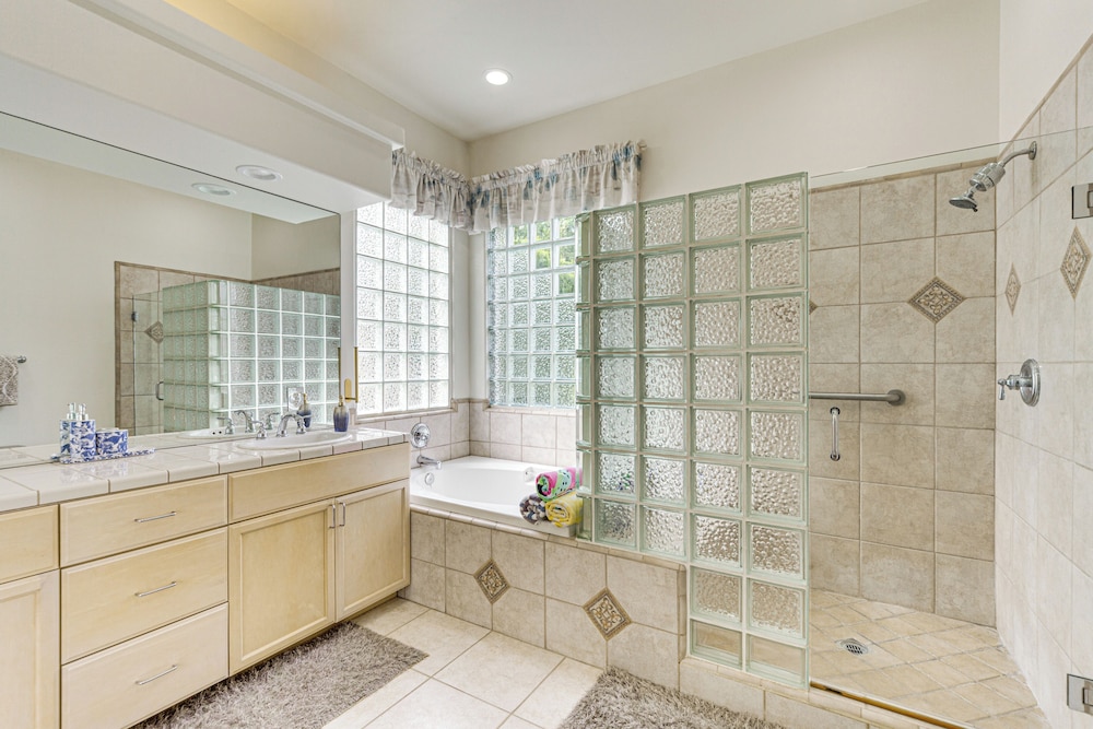 Family Friendly: Spacious Oasis in Palm Desert!