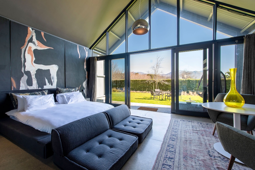 La Villa Retreat view 2