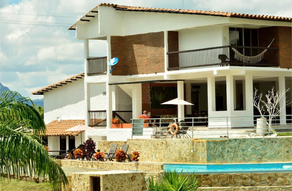 Loma Verde Premium view 2