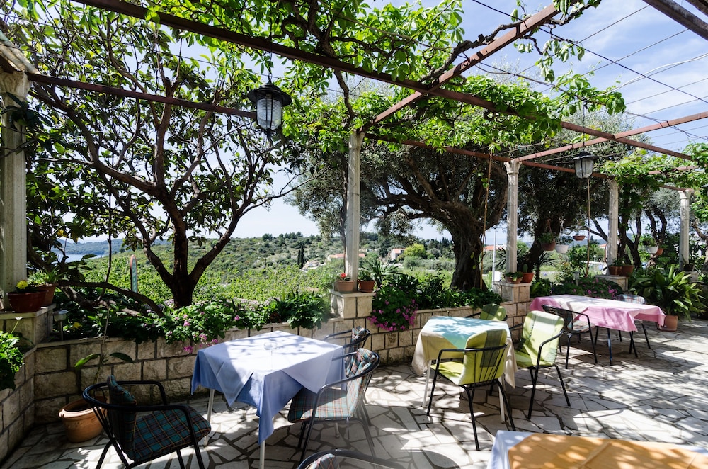 Guesthouse Moretić