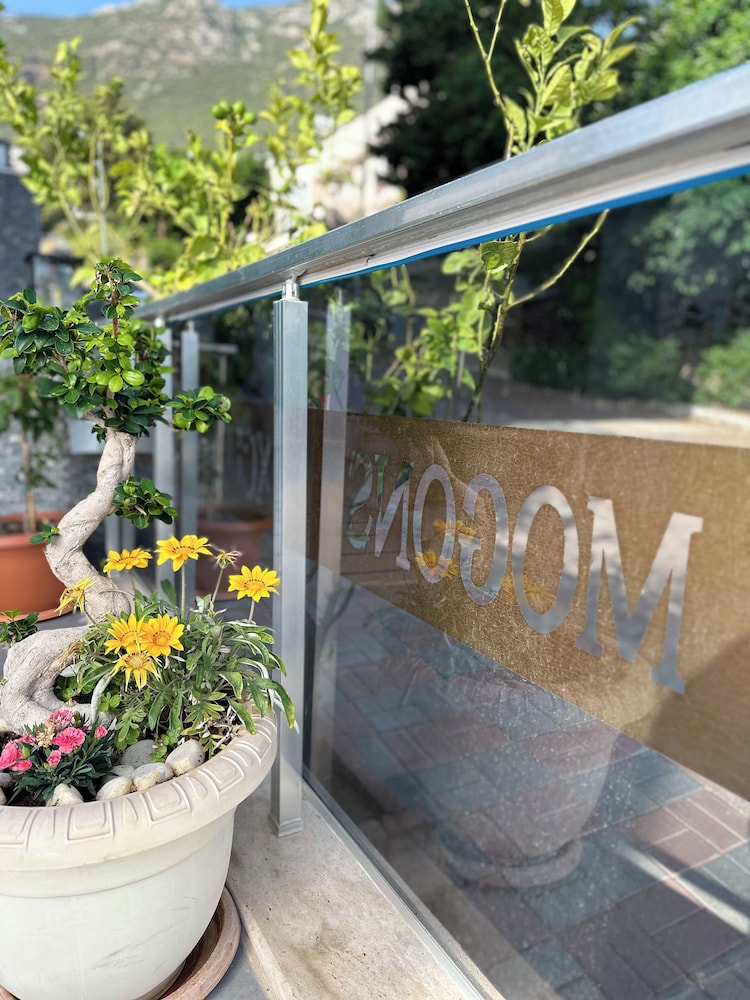 Mogons Exclusive Hotel - Image 89