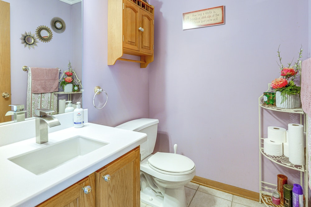 Private Yard w/ Patio: Family Getaway in Macomb