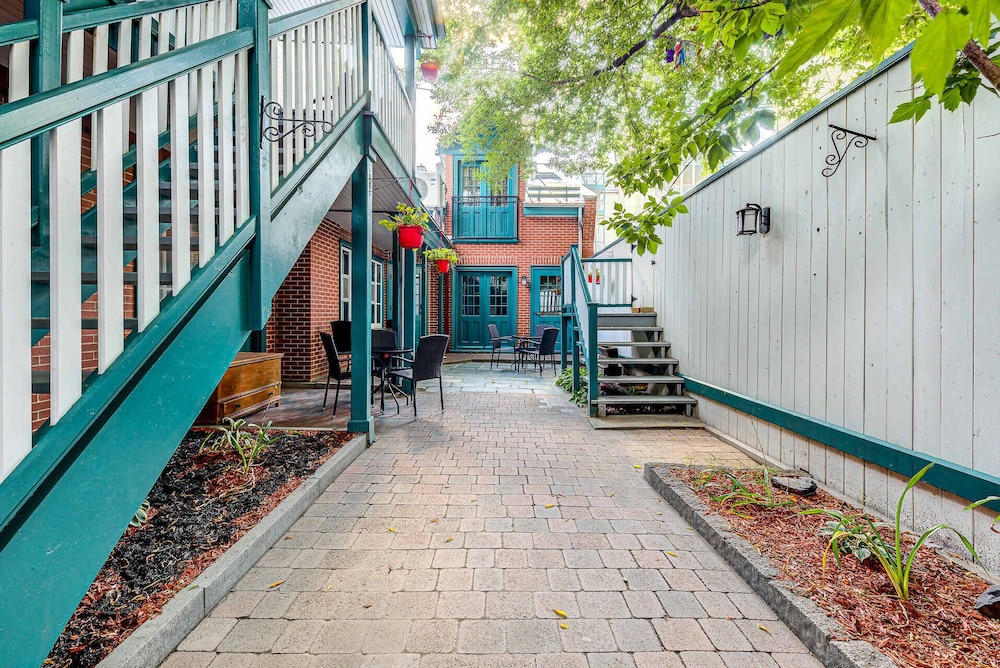 Two bedroom Escape in Old Quebec