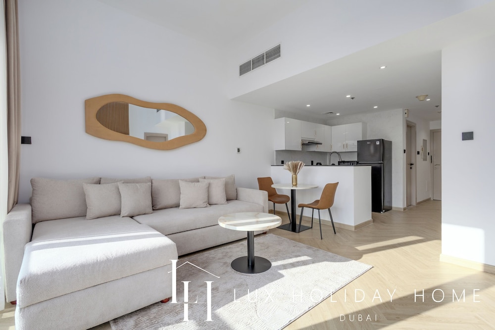 LUX The Marina View Suite 3