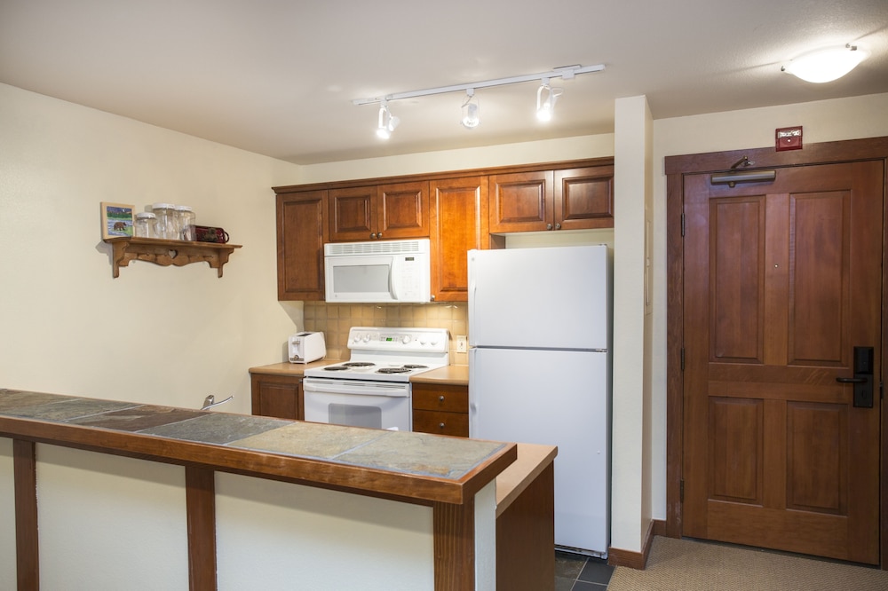 One Bedroom Condos at Powderhorn Lodge - Solitude UT