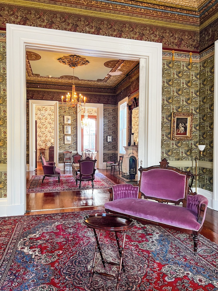 French Quarter Lanaux Mansion B & B