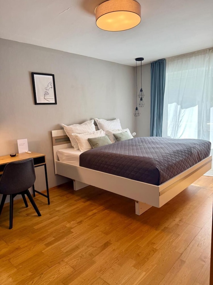 Cozy Apartment Salzburg, 50 m2, With Garden, Terrace, own Entrance, Free Parking