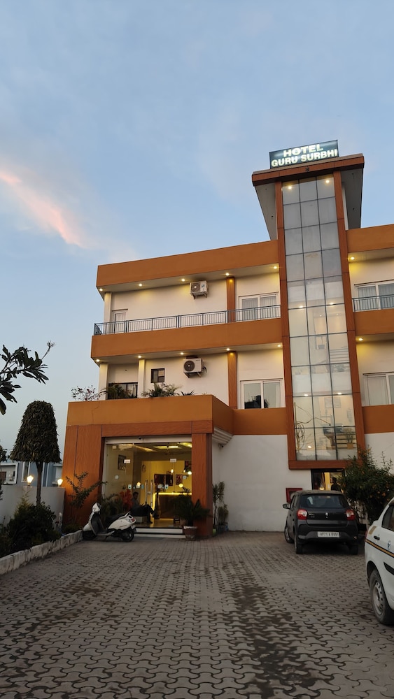 Hotel Guru Surbhi