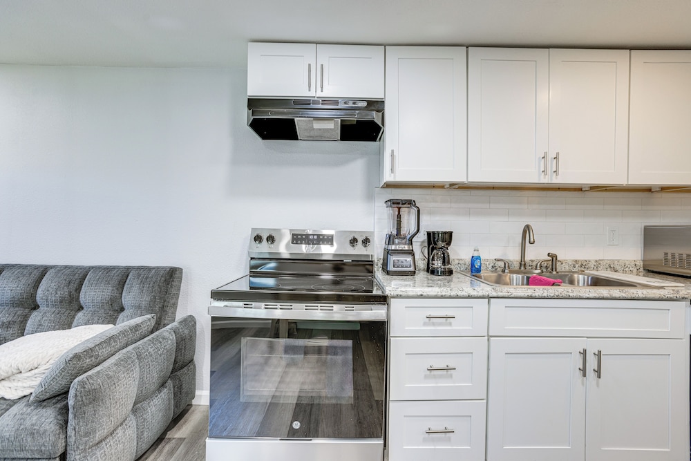 Prime I-10/610 Access! Houston Home Base