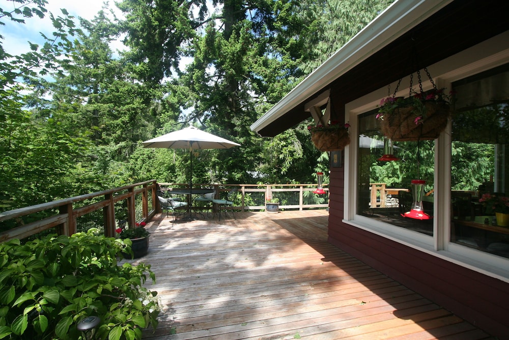 Kangaroo House B&B on Orcas Island view 3