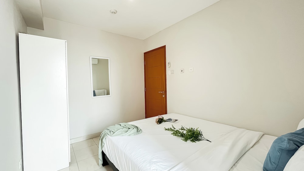 Scandinavian Minimalist 2Br At Cinere Bellevue Suites Apartment