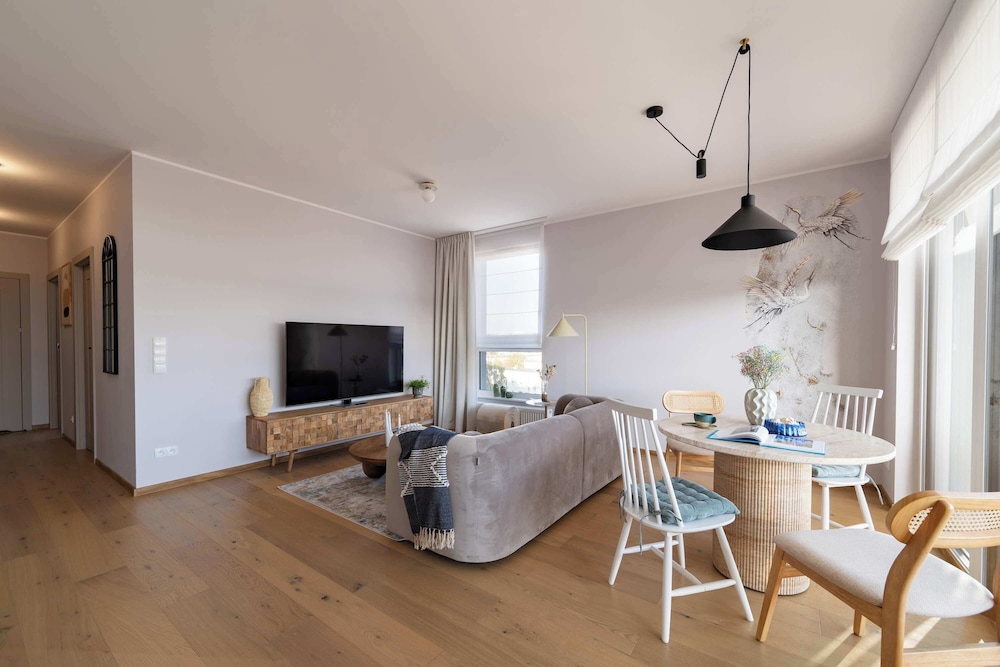 Elite Apartments Beachside Balcony