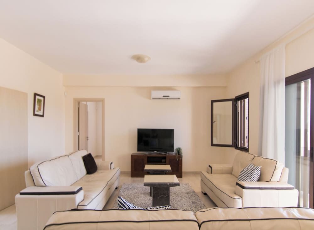 Phaedrus Living Luxury Villa Erimi