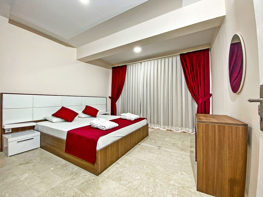 Fethiye Nokta Oren Suit view 3