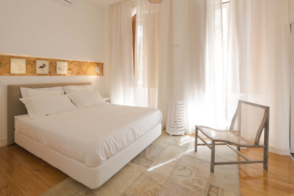Bairro Alto Apartments by linc
