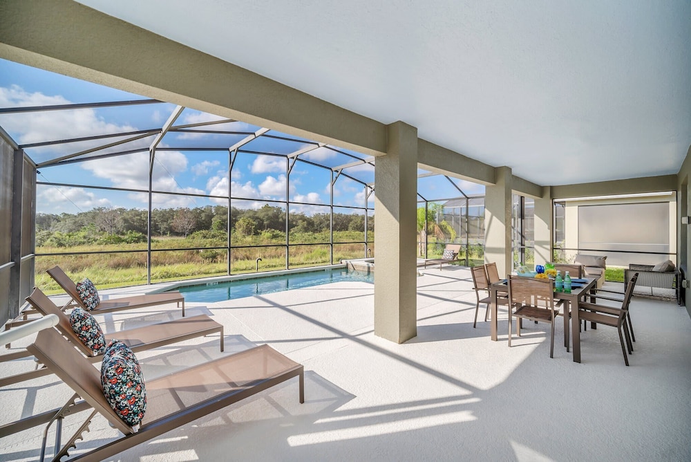 Stunning Villa! Sweeping Views of Florida Nature and Fantastic Game Room - Image 3