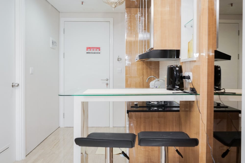 Comfy and Minimalist Studio Apartment at Tuscany Residences view 2