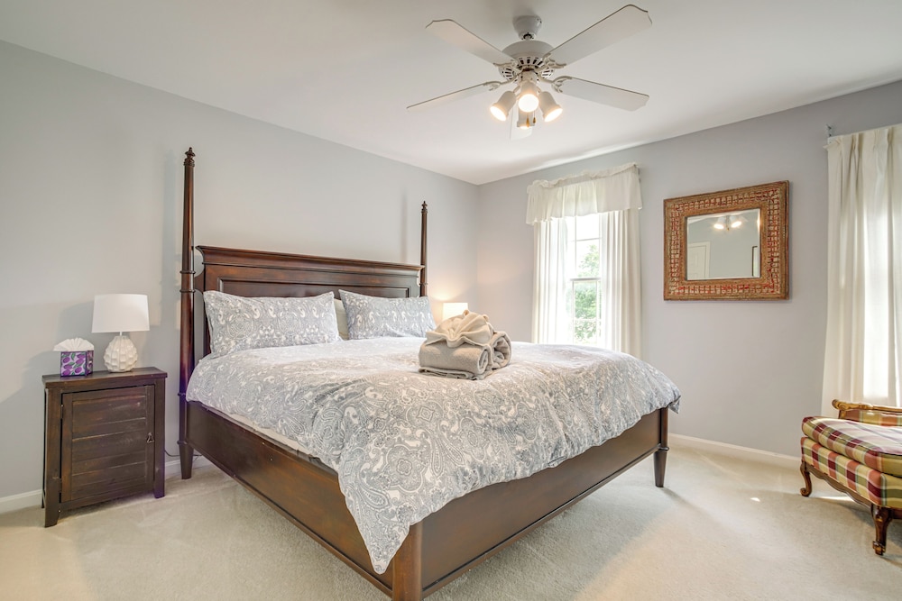 Waterfront Home w/ Hot Tub in Bozman Village!