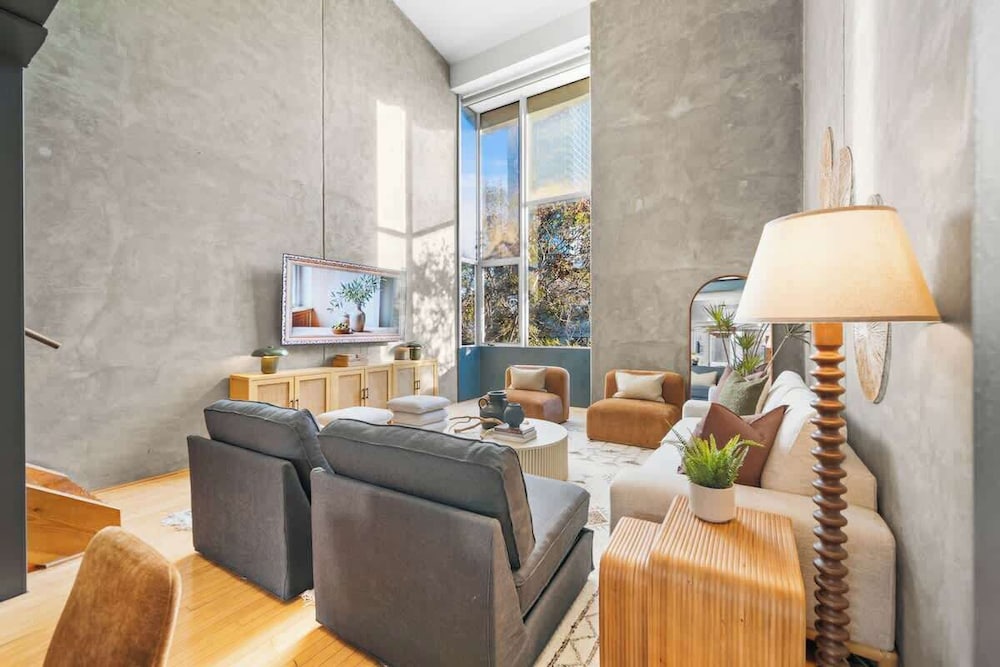 Gaslamp Row House - Sleeps 8 Private Garage AC