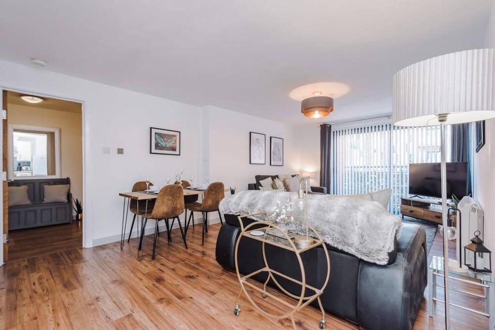 Host Apartments Liberty Place