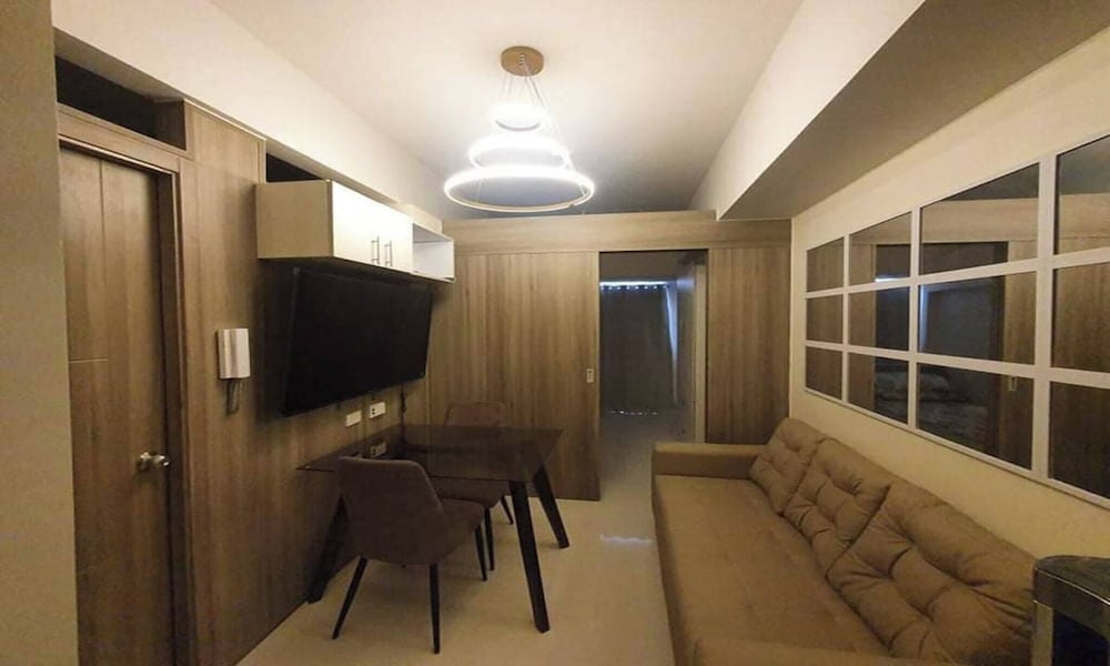 Althea Luxury Retreat Mall of Asia Sunset