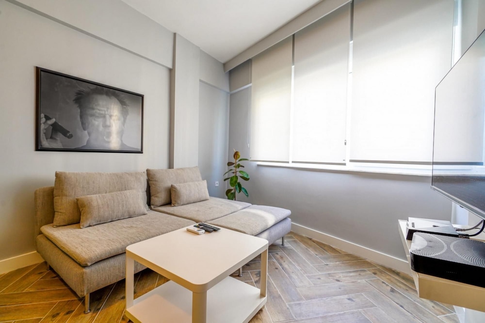 Central Flat Near Beach in Muratpasa Antalya