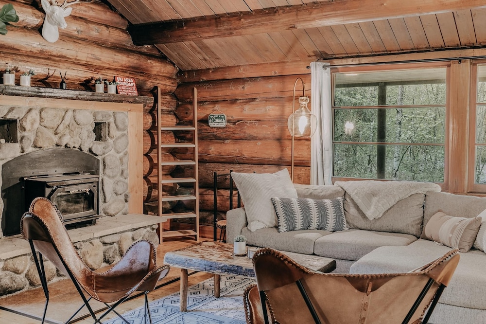 76gs - Genuine Log Cabin - Wifi - Pets Ok - Sleeps 4